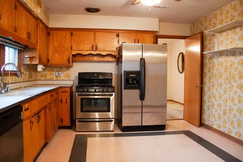 1520 E Hickory St, Kankakee, IL 60901 photo 8