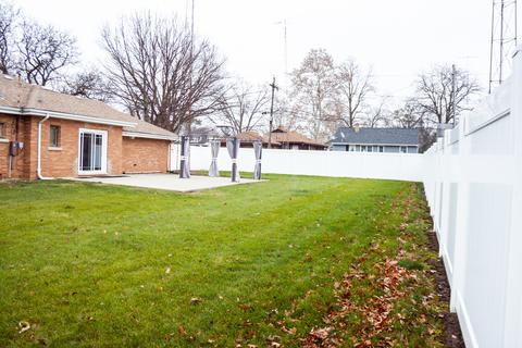 1520 E Hickory St, Kankakee, IL 60901 photo 2