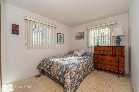 155 E Dennis Rd, Wheeling, IL 60090 photo 7
