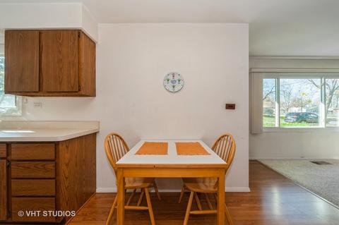 155 E Dennis Rd, Wheeling, IL 60090 photo 6