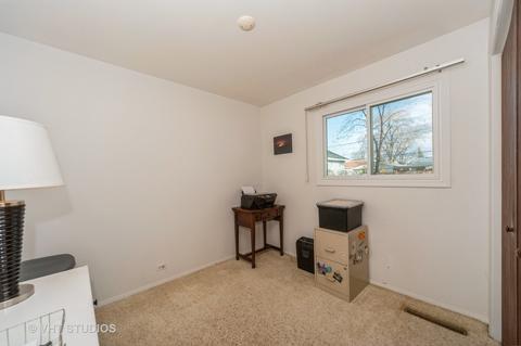 155 E Dennis Rd, Wheeling, IL 60090 photo 8