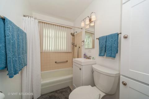 155 E Dennis Rd, Wheeling, IL 60090 photo 10