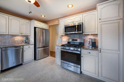 640 Durham Ln, Hoffman Estates, IL 60169 photo 9