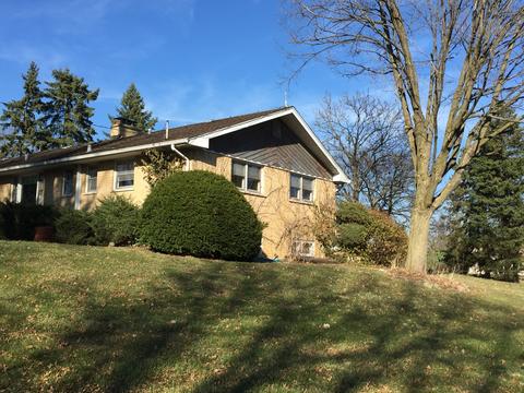 6410 Thurlow St, Willowbrook, IL 60527 photo 1