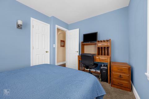 6005 Bentley Ave, Willowbrook, IL 60527 photo 12