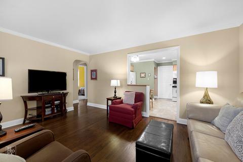 6005 Bentley Ave, Willowbrook, IL 60527 photo 4