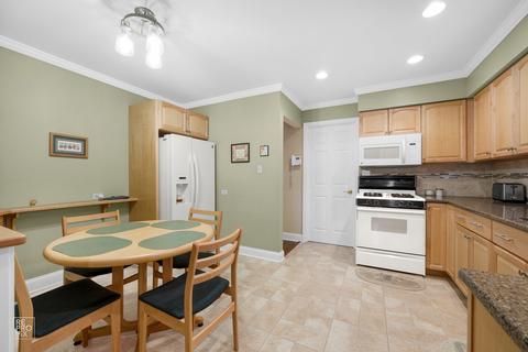 6005 Bentley Ave, Willowbrook, IL 60527 photo 7