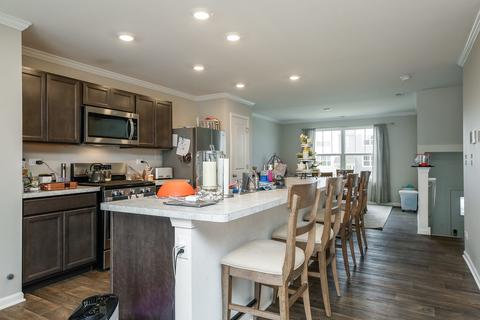 3823 Honeysuckle Ln, Elgin, IL 60124 photo 4