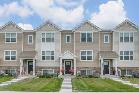 3823 Honeysuckle Ln, Elgin, IL 60124 photo 1