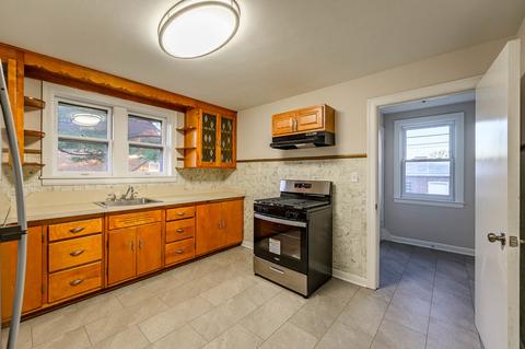 7323 W 62nd St, Summit, IL 60501 photo 4