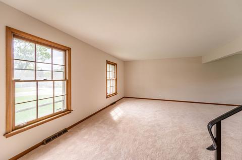 138 S Maple Ave, Hillside, IL 60162 photo 2