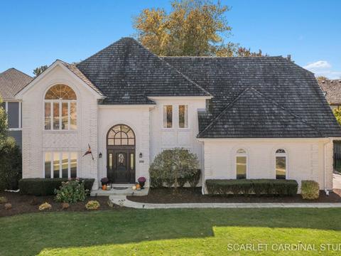 1772 Challenger Ct, Wheaton, IL 60189 photo 1