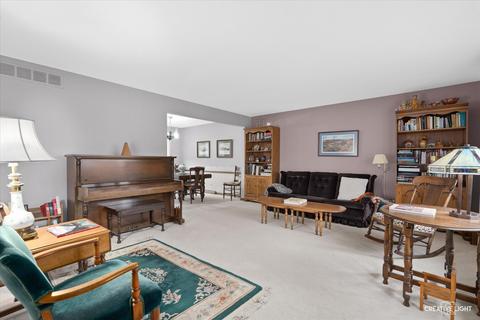 979 Ruth Dr, Elgin, IL 60123 photo 5