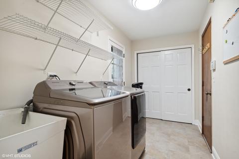 3126 Iris Ct, Northbrook, IL 60062 photo 10