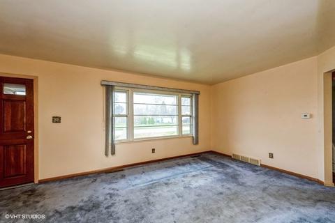 4821 W Home Ave, Mchenry, IL 60050 photo 2