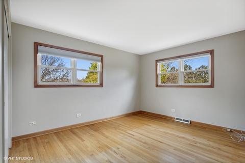 447 E Park Ave, Elmhurst, IL 60126 photo 14