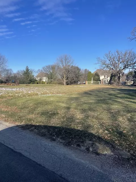 6 Oaklane Dr, Ottawa, IL 61350
