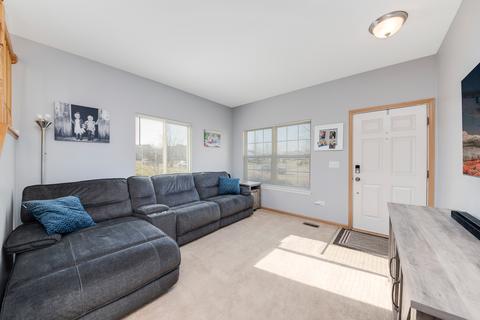 501 Gregory Ln, Plano, IL 60545 photo 3