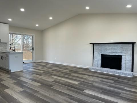 1019 W Windsor Dr, Mchenry, IL 60051 photo 9