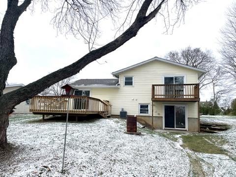1019 W Windsor Dr, Mchenry, IL 60051 photo 2