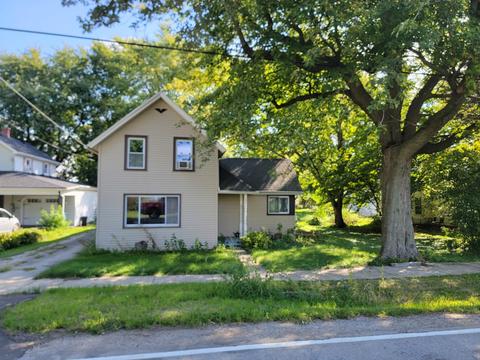 151 S Canal St, Newark, IL 60541