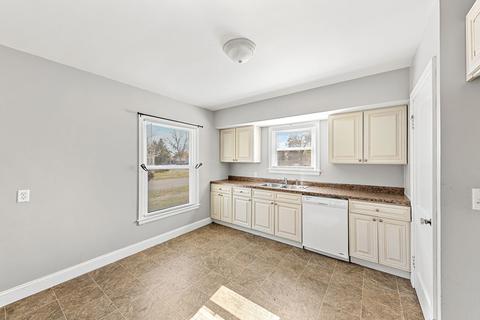 381 S Winfield Ave, Kankakee, IL 60901 photo 7