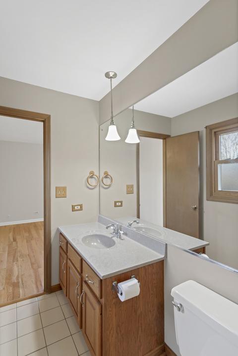 83 Brookside Dr, Elgin, IL 60123 photo 18