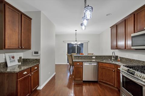 1902 Maureen Dr, Hoffman Estates, IL 60192 photo 13