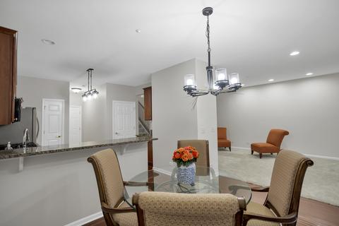 1902 Maureen Dr, Hoffman Estates, IL 60192 photo 9