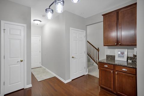 1902 Maureen Dr, Hoffman Estates, IL 60192 photo 14