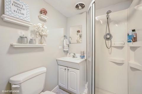 1004 Longaker Rd, Northbrook, IL 60062 photo 12