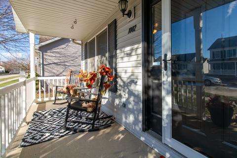 1002 Bull St, Normal, IL 61761 photo 2