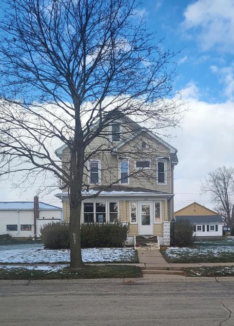 108 E Mason St, Lena, IL 61048 photo 2