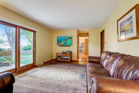 1616 Leabrook Ln, Wheaton, IL 60189 photo 4