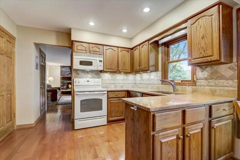 1616 Leabrook Ln, Wheaton, IL 60189 photo 12