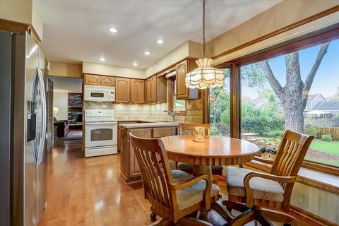 1616 Leabrook Ln, Wheaton, IL 60189 photo 10