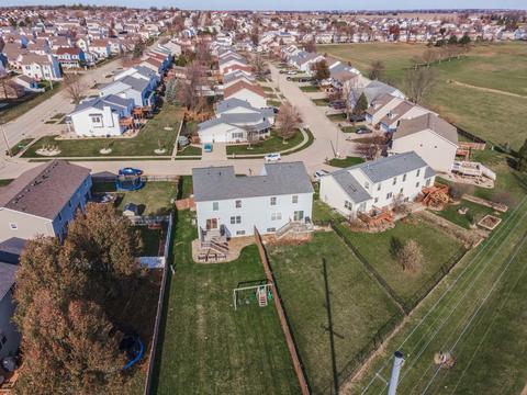 1202 Beacon Hill Ct, Normal, IL 61761 photo 3