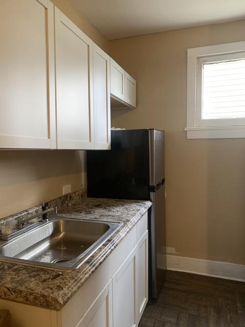 206 Clark St, Aurora, IL 60505 photo 2