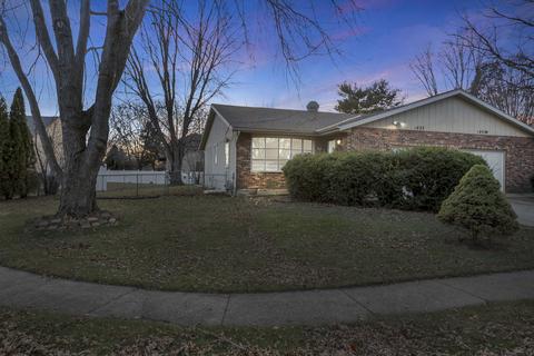 1883 Monday Dr, Elgin, IL 60123 photo 1