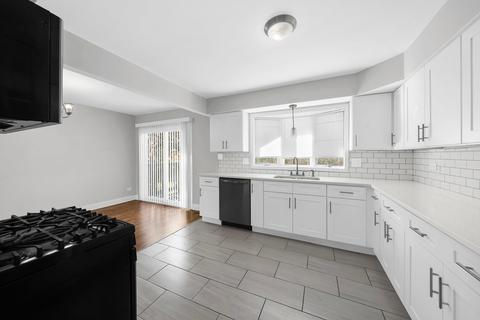 7310 Iris Ave, Hanover Park, IL 60133 photo 7