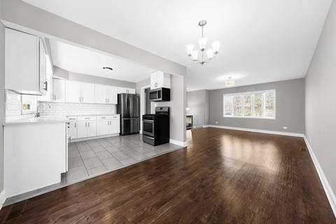 7310 Iris Ave, Hanover Park, IL 60133 photo 5