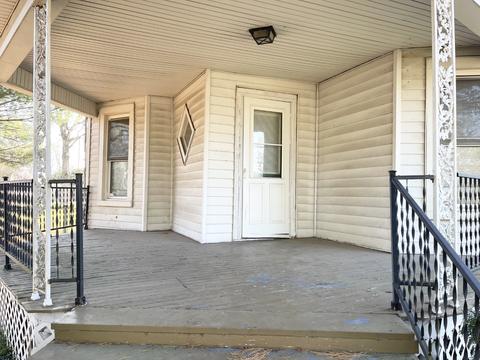806 W Vanmeter St, Kankakee, IL 60901 photo 2