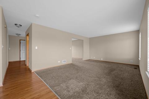 424 Hubbard Cir, Plano, IL 60545 photo 4