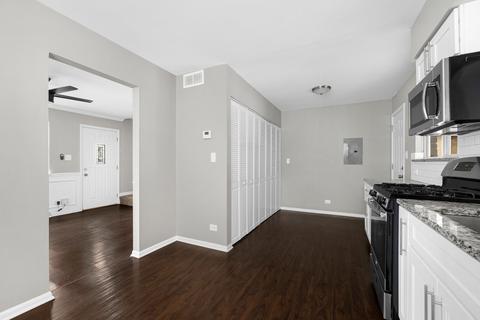 1747 Webster Ln, Des Plaines, IL 60018 photo 5
