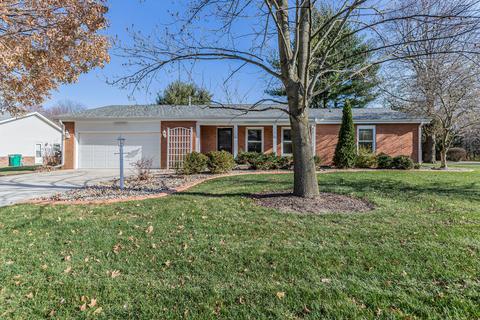 45 Maple Ct, Champaign, IL 61822 photo 2