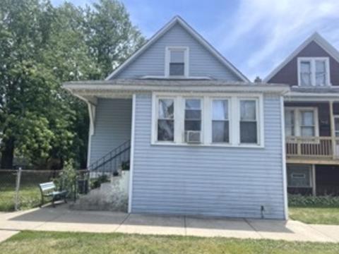 2917 E 97th St, Chicago, IL 60617 photo 1