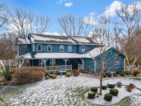 32 Lake View Rd, Hawthorn Woods, IL 60047