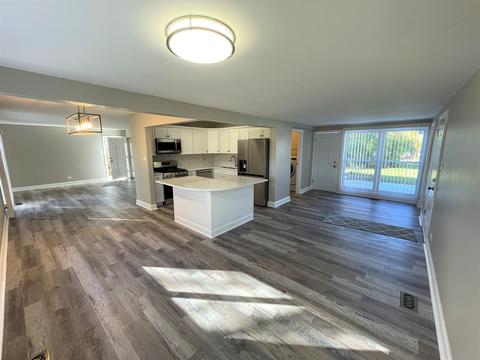 230 Westview St, Hoffman Estates, IL 60169 photo 5