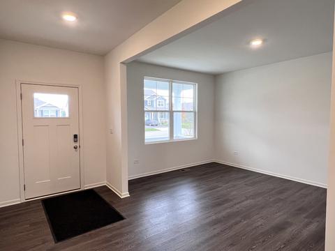 712 Slate Run, Elgin, IL 60124 photo 4