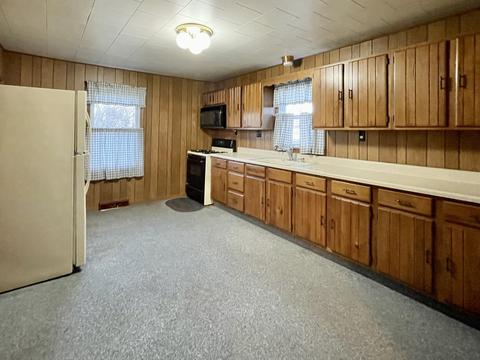 429 N 3rd Ave, Chenoa, IL 61726 photo 17